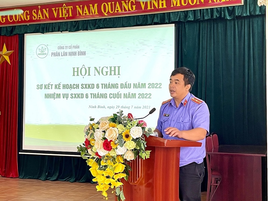 VKSND huyện Hoa Lư tuyên truyền phổ biến pháp luật tại Công Ty CP Phân Lân Ninh Bình