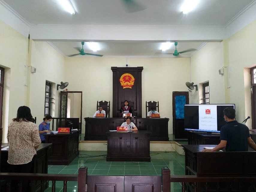 VKSND huyện Hoa Lư thực hiện việc số hóa hồ sơ vào xét xử vụ án dân sự